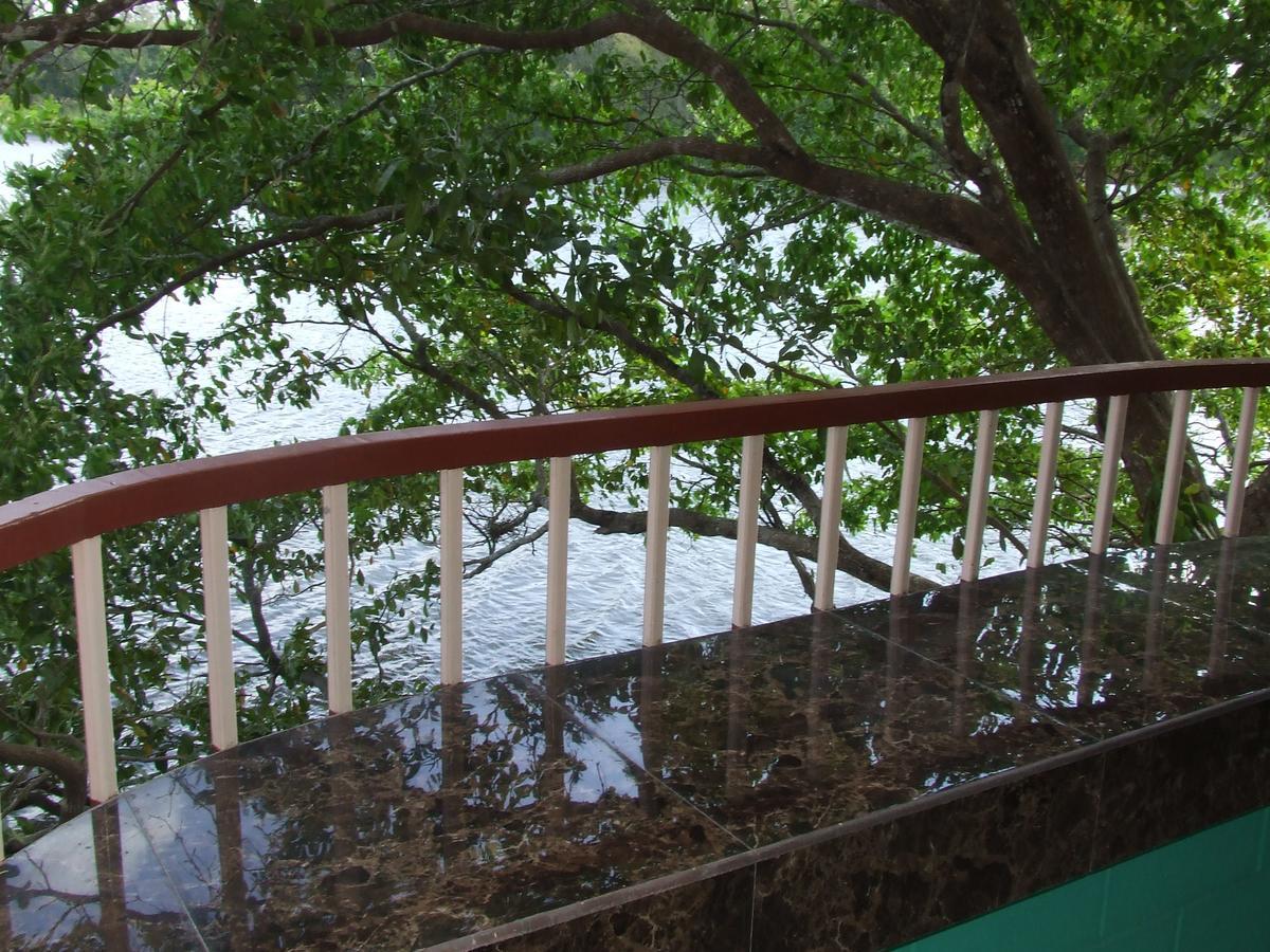Lamanai Hotel & Marina Orange Walk Buitenkant foto