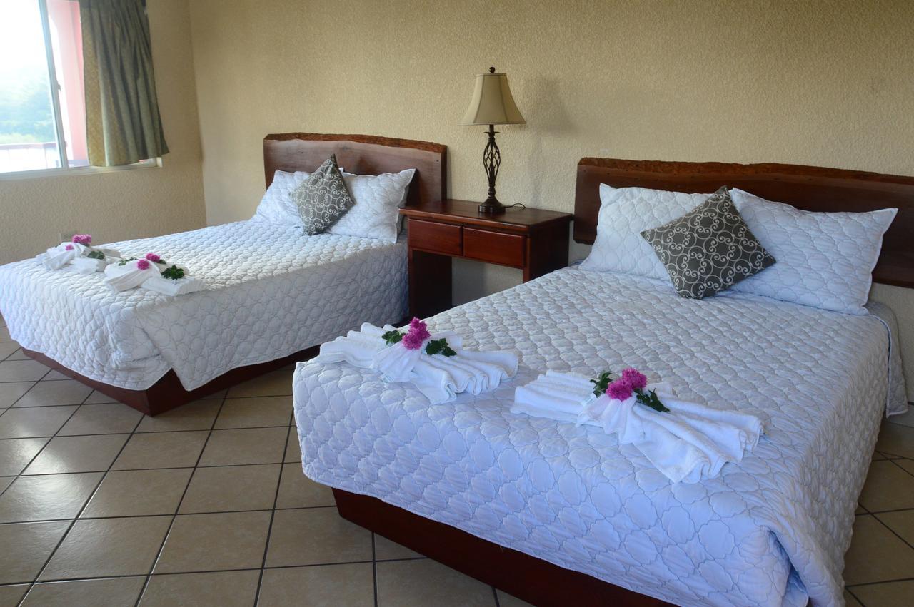 Lamanai Hotel & Marina Orange Walk Buitenkant foto