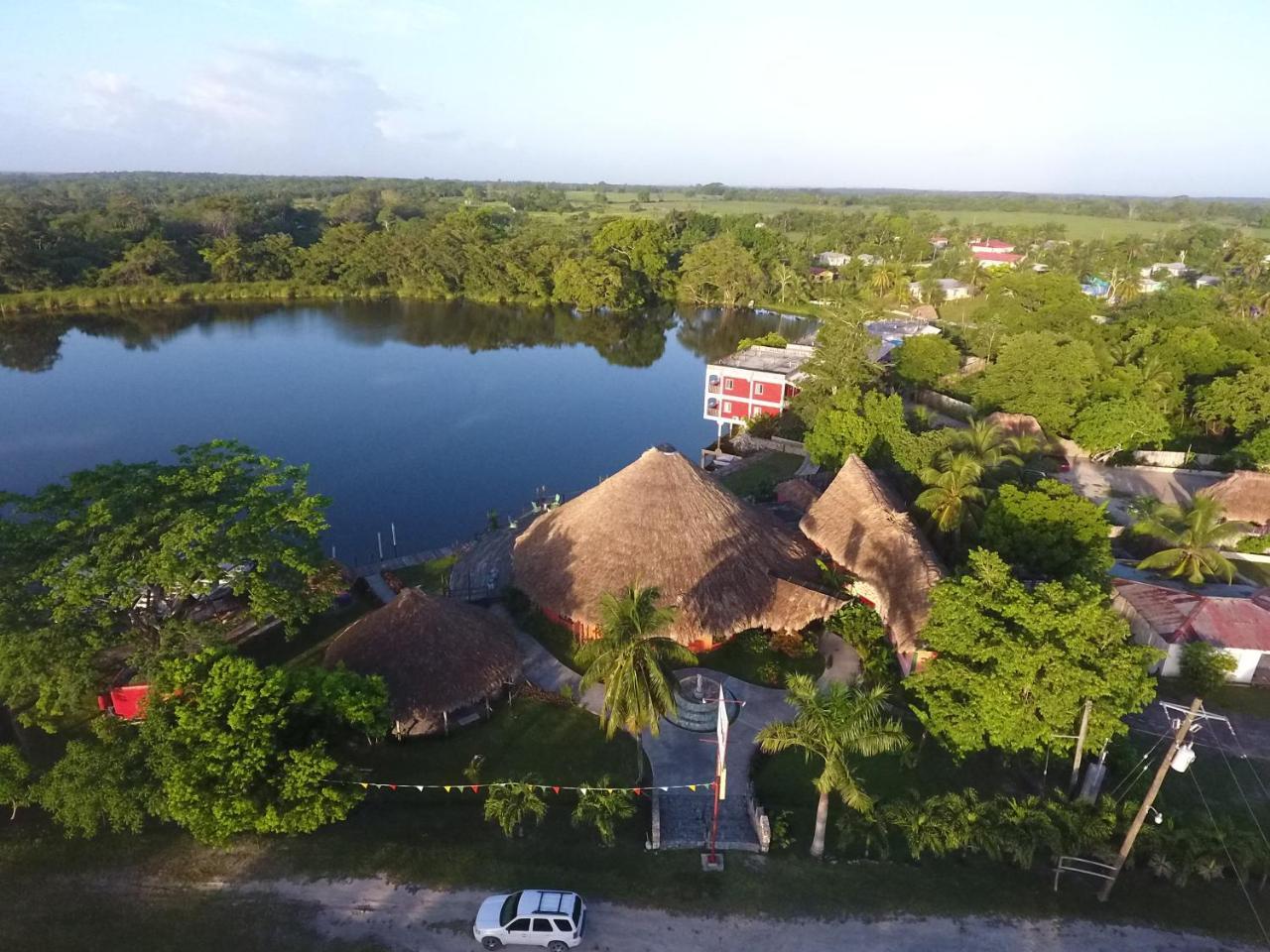 Lamanai Hotel & Marina Orange Walk Buitenkant foto
