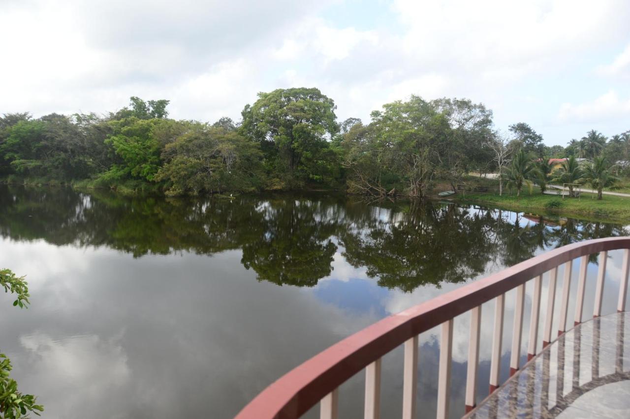 Lamanai Hotel & Marina Orange Walk Buitenkant foto