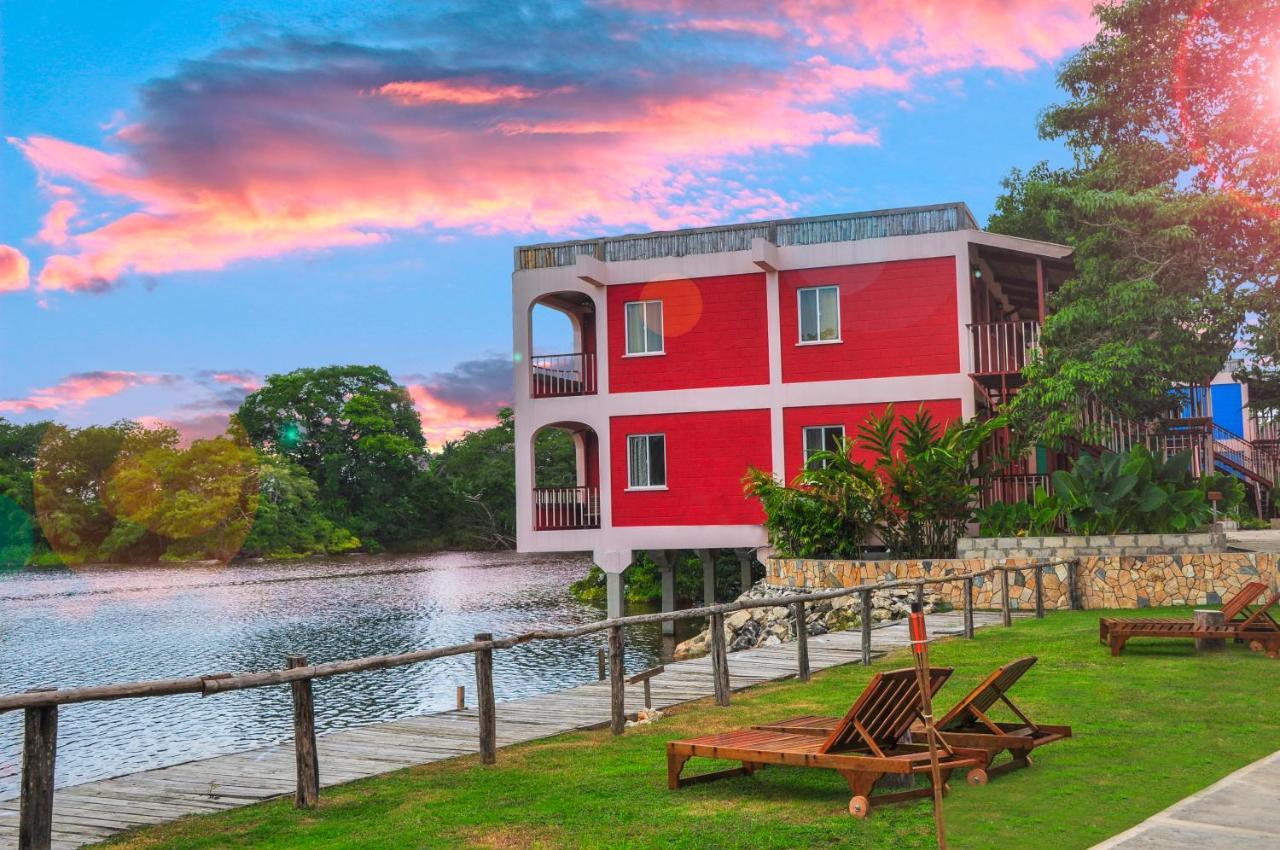 Lamanai Hotel & Marina Orange Walk Buitenkant foto